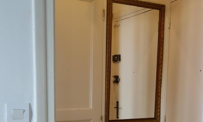 Hydra Apartment | F1 in Hydra quiet area with private parking Proximity Embassy of France