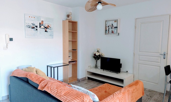 Port Marianne Apartment | F2 garage,terrace,wifi,near town hall/train station/richter