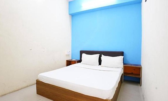 Udhna Hotel | Fabhotel Infinity Rooms & Banquet