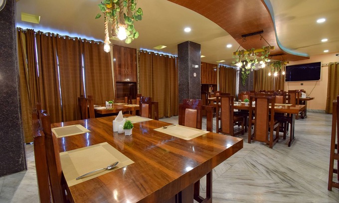 Sualkuchi Hotel | Fabhotel Red Rose