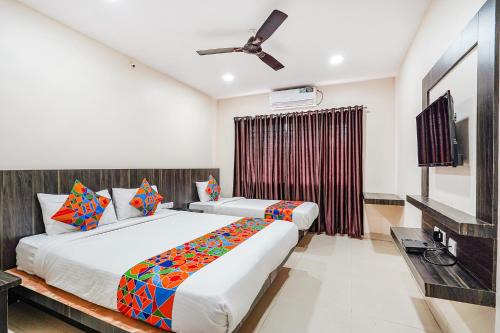 Narasapura Hotel | FabHotel Rove Inn & Suites - Nr Thammenahalli Village