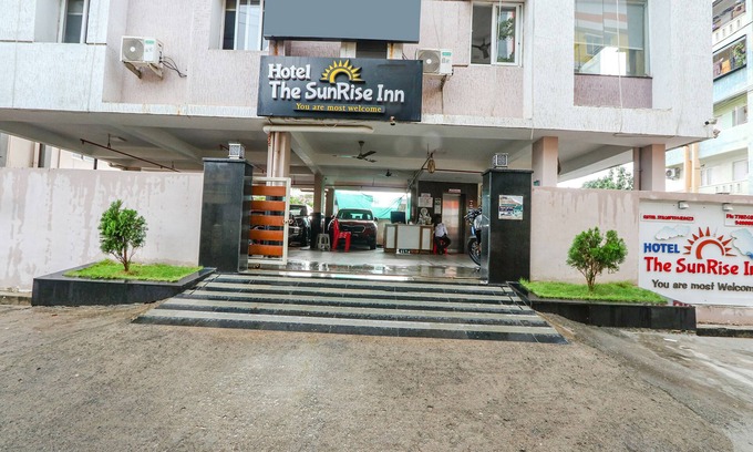 Madhurawada Hotel | Fabhotel The Sunrise Inn