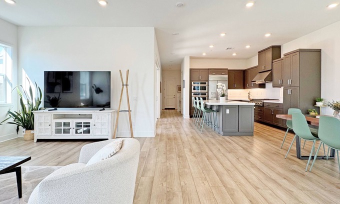 Lake Forest House | Fabulous 4-bedroom house with AC in irvine Lake Forest