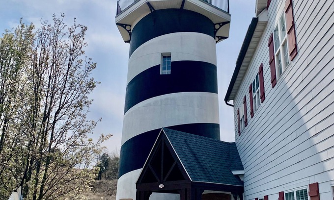 Branson Cottage | Fabulous 4BDR that sleeps 12 Cottage with Game Room in Stormy Point Village.