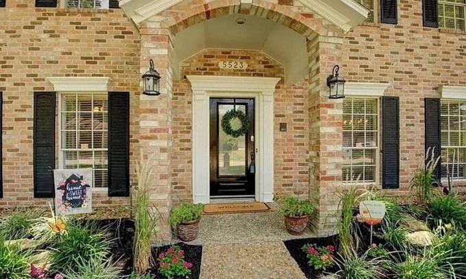 Houston House | Fabulous 5-bedroom house/private Pool in Houston a few minutes from the airport