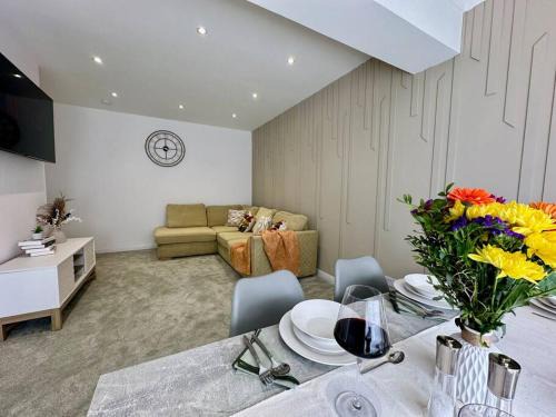 Bournemouth House | Fabulous and Relaxing Holiday Sand Beach and Sun