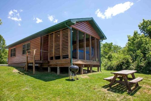 Equality House | Fabulous Cabin with Hot-tub in Herod, Illinois