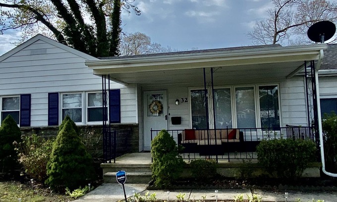 Somers Point House | Fabulous Family Rancher- Near Ocean City NJ Beaches !