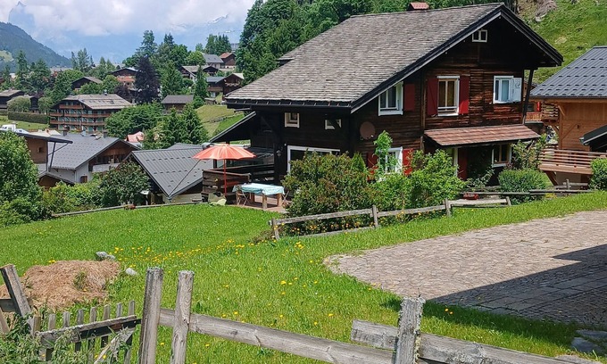Les Contamines-Montjoie Ski Chalet | Fabulous 10 bed chalet with large garden next to the nursery slope