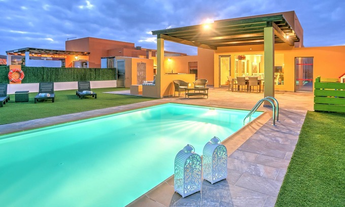 Costa de Antigua Villa | Fabulous! Golf and Sea Views Climatized pool. Wifi. BBQ Caleta de Fuste.