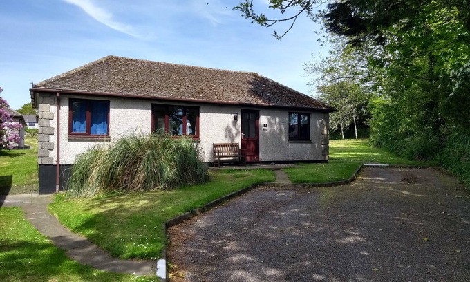Chysauster House | Fabulous self-catering holiday bungalow in the grounds of a 16C Manor House.