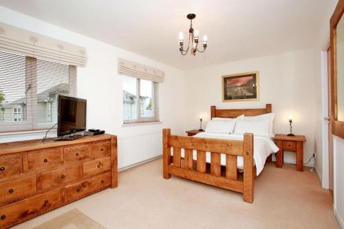 Central Aberdeen Apartment | Fabulous Townhouse Near Beach, city and Sports