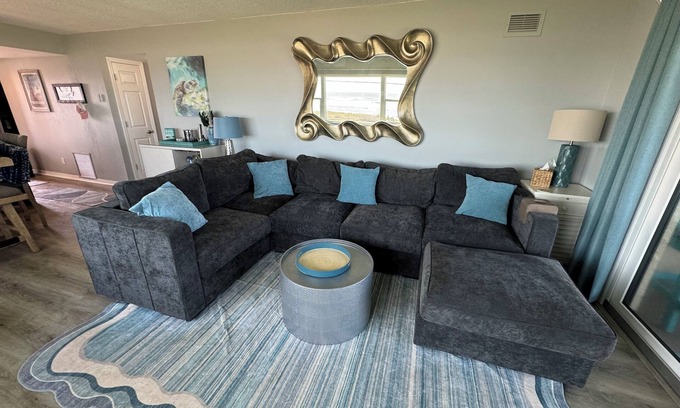 Breakers Condo | Fabulous views from every window~granite~king bed~wifi~Smart TV's~pool