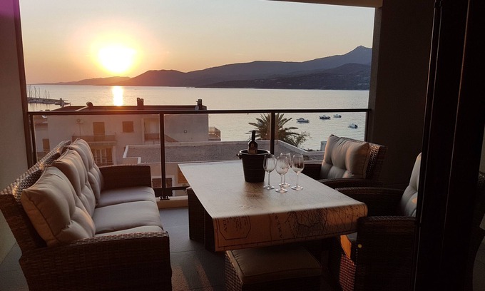 Propriano Apartment | FACING THE SEA LUXURY APARTMENT, FREE WIFI, PRIVATE PARKING