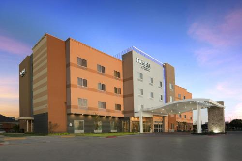 Buckner Terrace - Everglade Park Hotel | Fairfield by Marriott Inn & Suites Dallas East