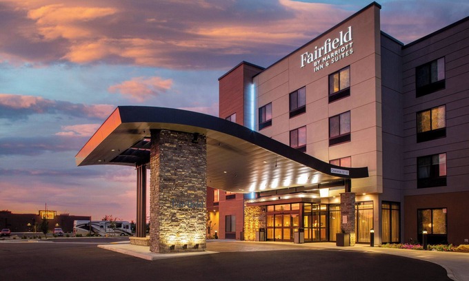 Medford Hotel | Fairfield Inn & Suites by Marriott Medford