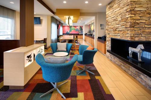 Wayne Hotel | Fairfield Inn & Suites Indianapolis Airport