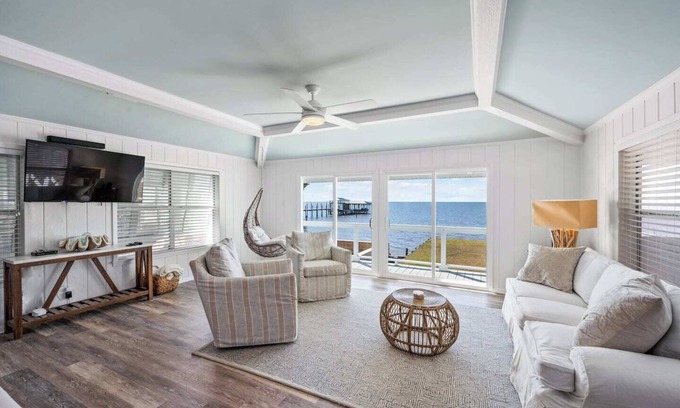 Alabama Gulf Coast Cottage | Fairhope Cottage: Waterfront, sunset views, screened porch, private pier.