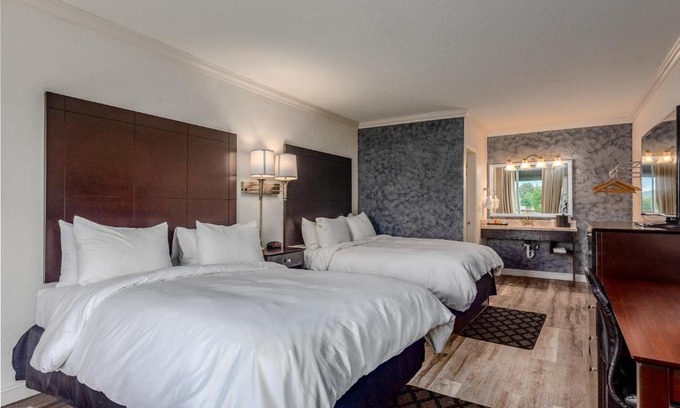 Berryville Hotel | Fairway Inn