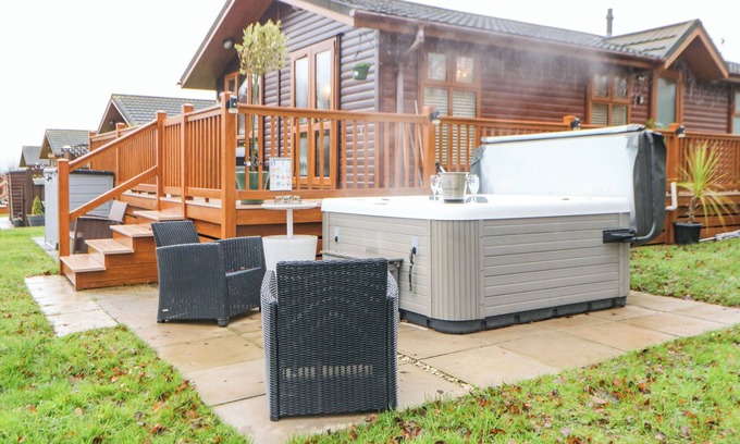 Swarland Cottage | FAIRWAY VIEW LODGE, pet friendly, character holiday cottage in Felton