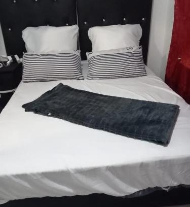Parow House | Fajomi guest house