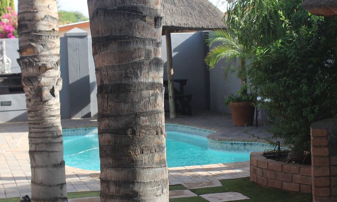 Upington House | Falcon Guesthouse