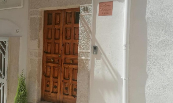 Canosa di Puglia Apartment | Faliero Room