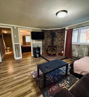 Bessemer Apartment | Fall Getaway