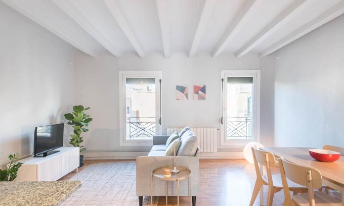 L'Antiga Esquerra de l'Eixample Apartment | Fall in love with BCN in the best location