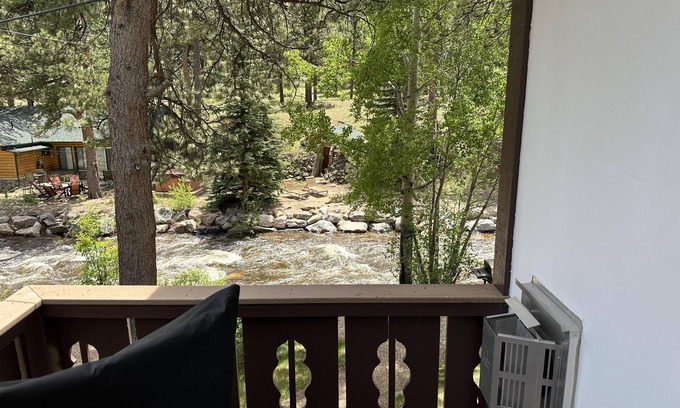 Estes Park Ski Chalet | Fall River Song-Studio