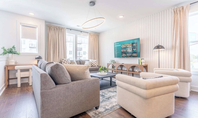 Talbot's Corner House | Fall rooftop fire pit, skyline views, chef’s kitchen near Broadway