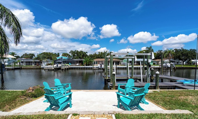 Bay Crest Park House | Fall Waterfront Luxury | Renovated Tampa Bay Home