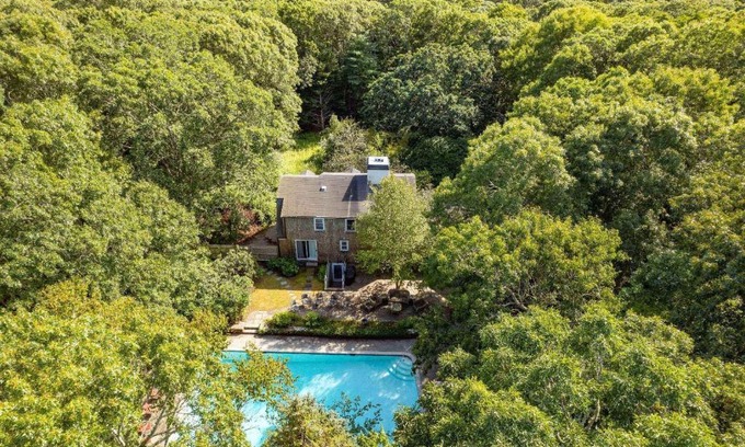 Falmouth House | Falmouth Breeze Escape