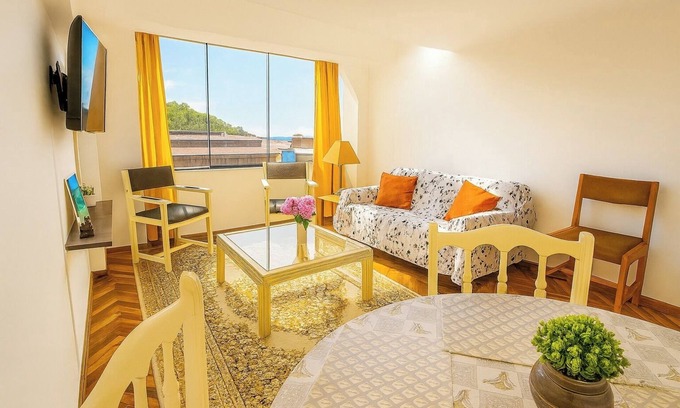 Santiago de Surco Apartment | Familiar & Cozy Apartment near to Miraflores Centre