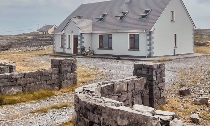 Inishmore House | (Family and pet friendly), Inishmore, Aran Islands, Large spacious property!