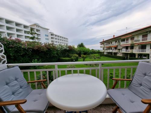 Haniotis Apartment | Family apartment near the sea