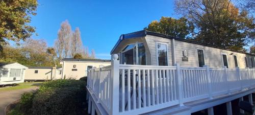 Hamworthy House | Family breaks at Rockley Park with Prosecco and a box of chocolates on arrival