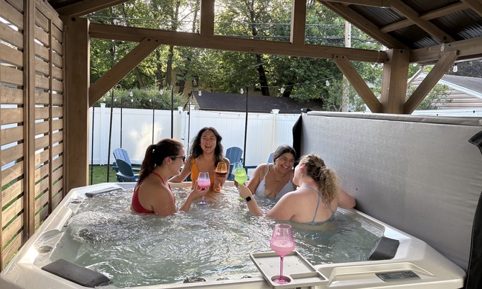 Fulton House | Family/Business-House, Lk Harriet, Pavilion Hot Tub, Games Room Arcade Game