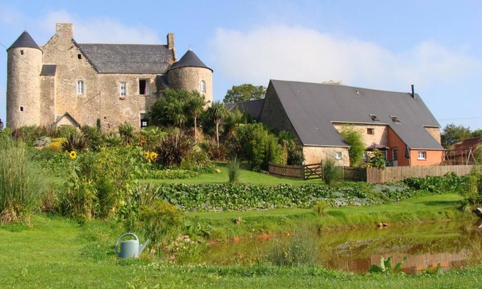 Montmartin-en-Graignes Cottage | Family Cottage in the Marshes - Pets Allowed