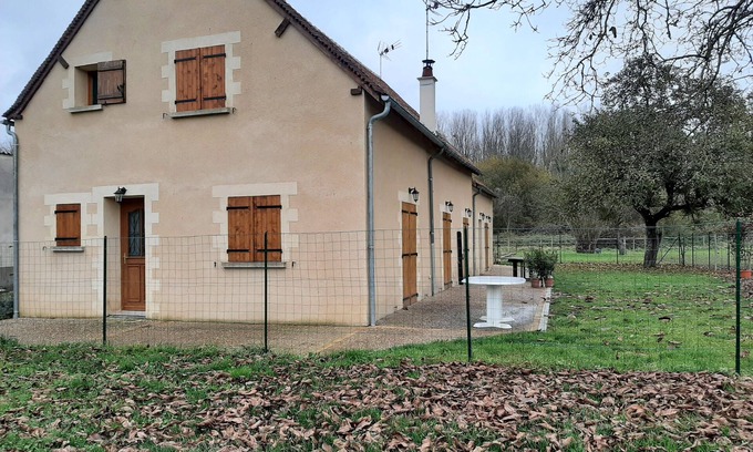 Cosne-Cours-sur-Loire House | FAMILY COTTAGE IN THE COUNTRY