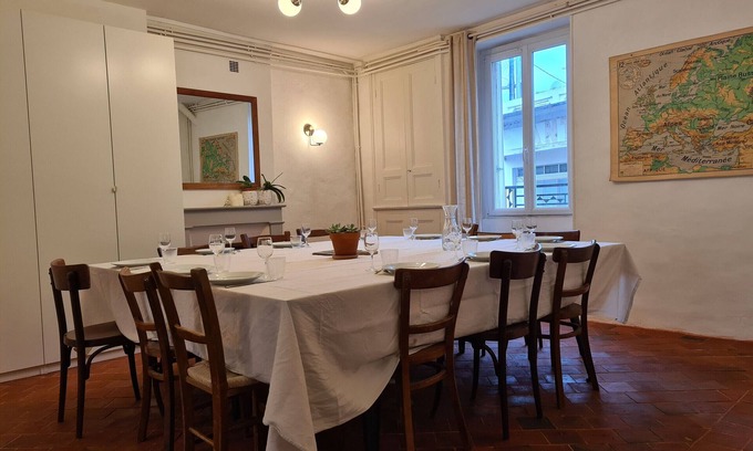 Scoury Cottage | Family cottage in Berry with private garden and bikes, near station