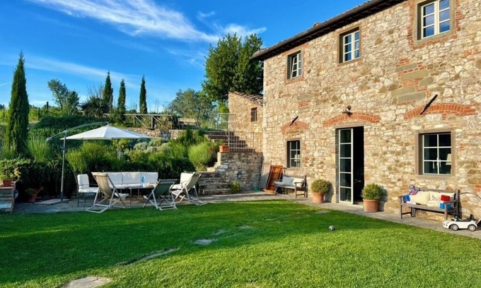 Gaiole in Chianti House | Family friendly Chianti Villa with private pool.