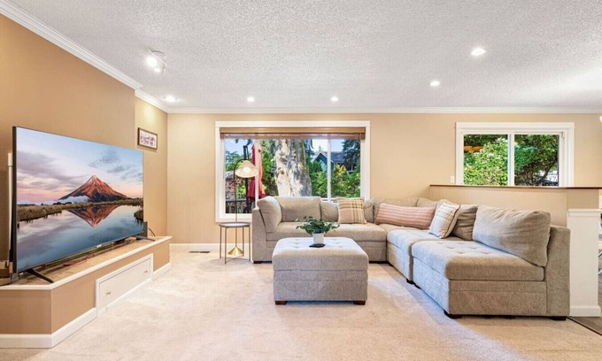 Mountlake Terrace House | Family-Friendly 3BR Upper Unit @Mountlake Terrace