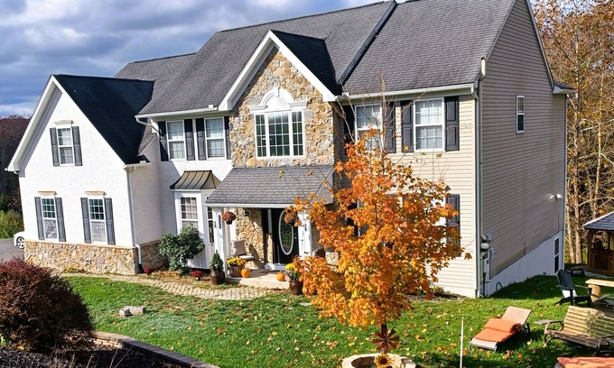 East Stroudsburg House | Family-friendly MTN luxury home in Poconos. Abundant spaces, and stunning views.