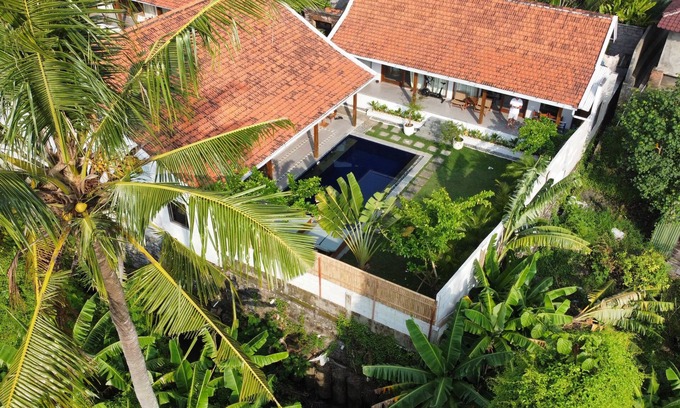 Munggu Villa | Family Friendly 3 Bedroom Villa with Pool and Garden in Seseh Ricefields