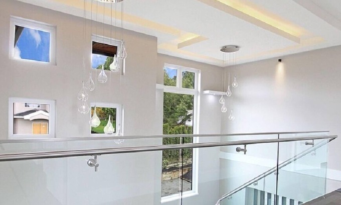 Burnaby House | Family Friendly 5 Bed Rooms house The Chateau - ST No. 00177094