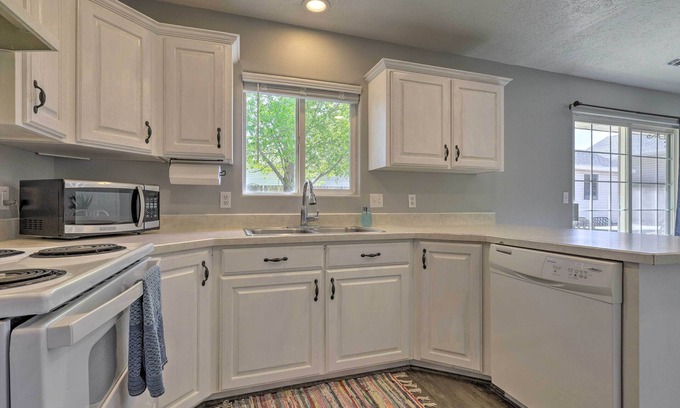 Cedar City Cottage | Family-friendly Cedar City Home: Yard + Grill