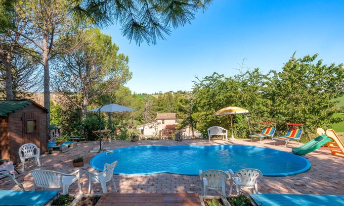 Terre Roveresche House | Family-friendly holiday home with large garden and swimming pool.