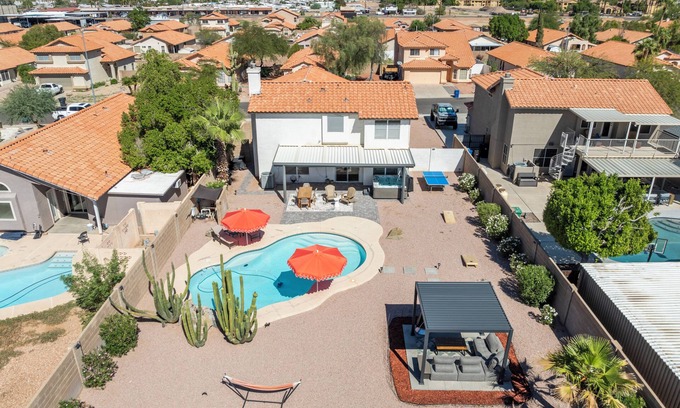 Mesa House | Family-Friendly Oasis : Pool Hot Tub Fire Pit Games Coffee Bar