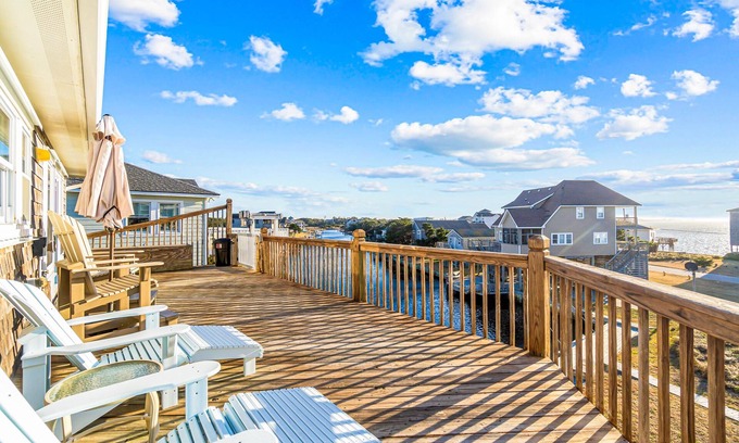 Brigands' Bay House | family-friendly retreat offers amazing views, Full kitchen, and WIFI